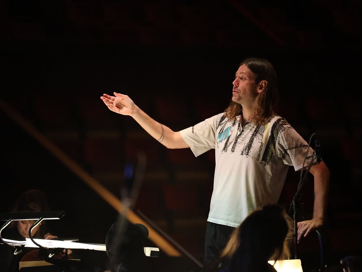 Robert Ames conducting Takk with Noordpool Orkest in Amsterdam